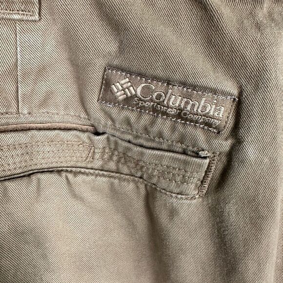 Columbia Cargo Shorts.  - Picture 2 of 5